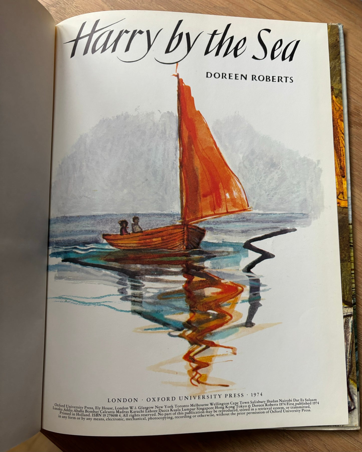Doreen Roberts HARRY BY THE SEA 1st DJ Illustrated 1974 OUP Fishing Town