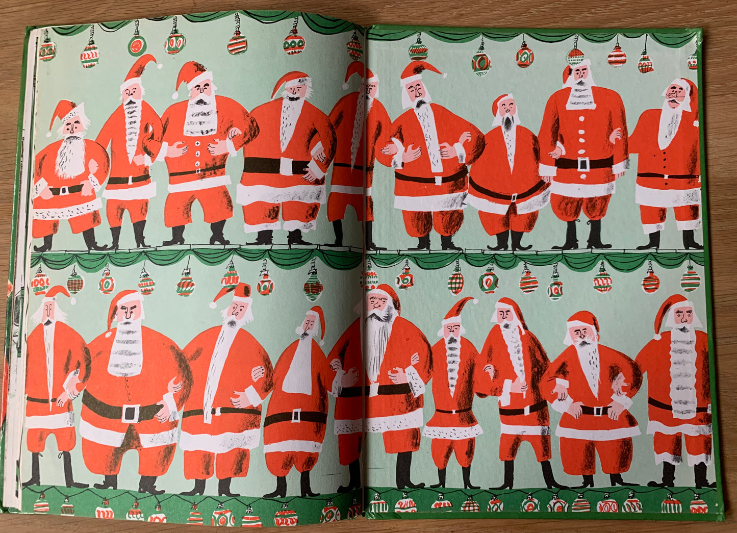 Roger Duvoisin ONE THOUSAND CHRISTMAS BEARDS 1978 2nd Imp SANTA CLAUS STORY