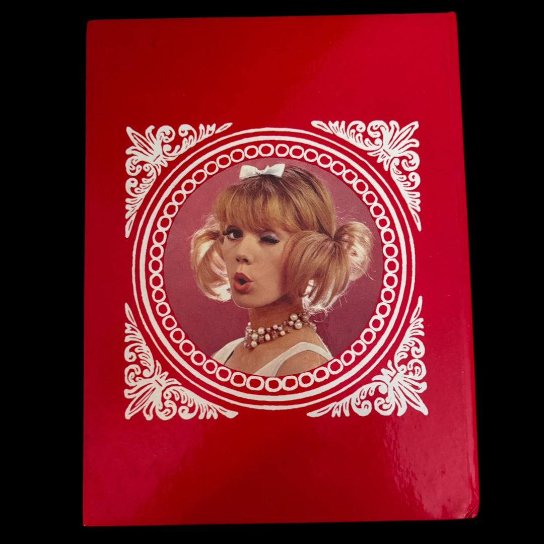 1970’s GIRL! GIRL! GIRL! ANNUAL Chelsea 1970 Purnell Illust Fashion Pop Hair