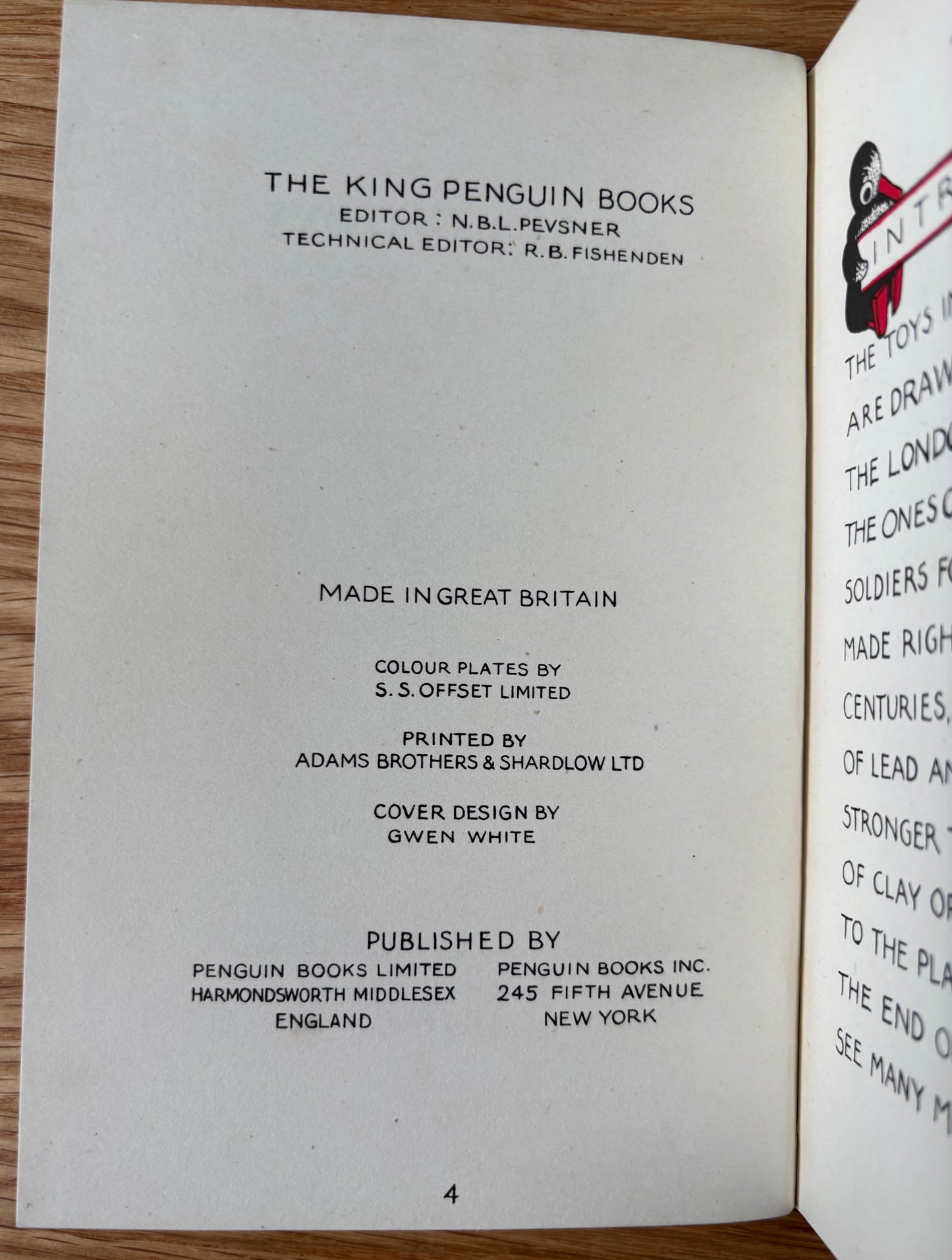 Gwen White A BOOK OF TOYS King Penguin KING PENGUIN Illustrated