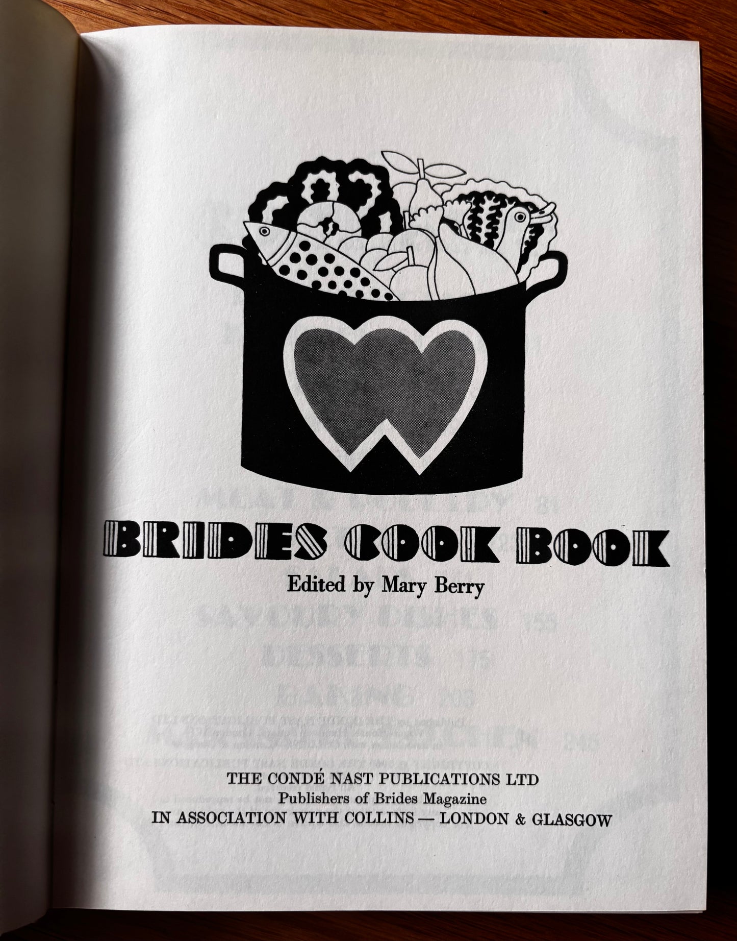60’s Juliet Glynn Smith BRIDES COOK BOOK Mary Berry 1969 Conde Nast RECIPES Illustrated