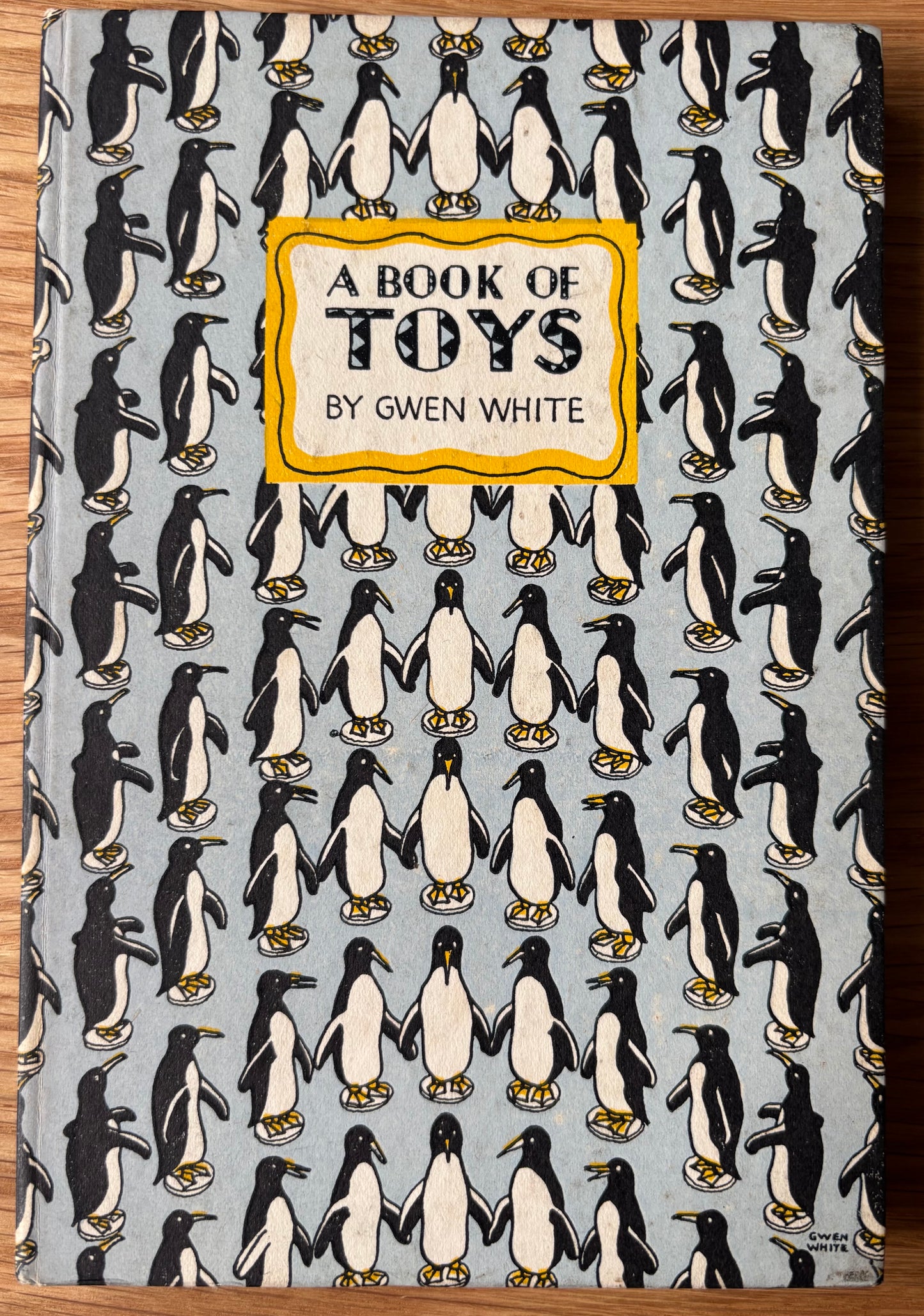 Gwen White A BOOK OF TOYS King Penguin KING PENGUIN Illustrated