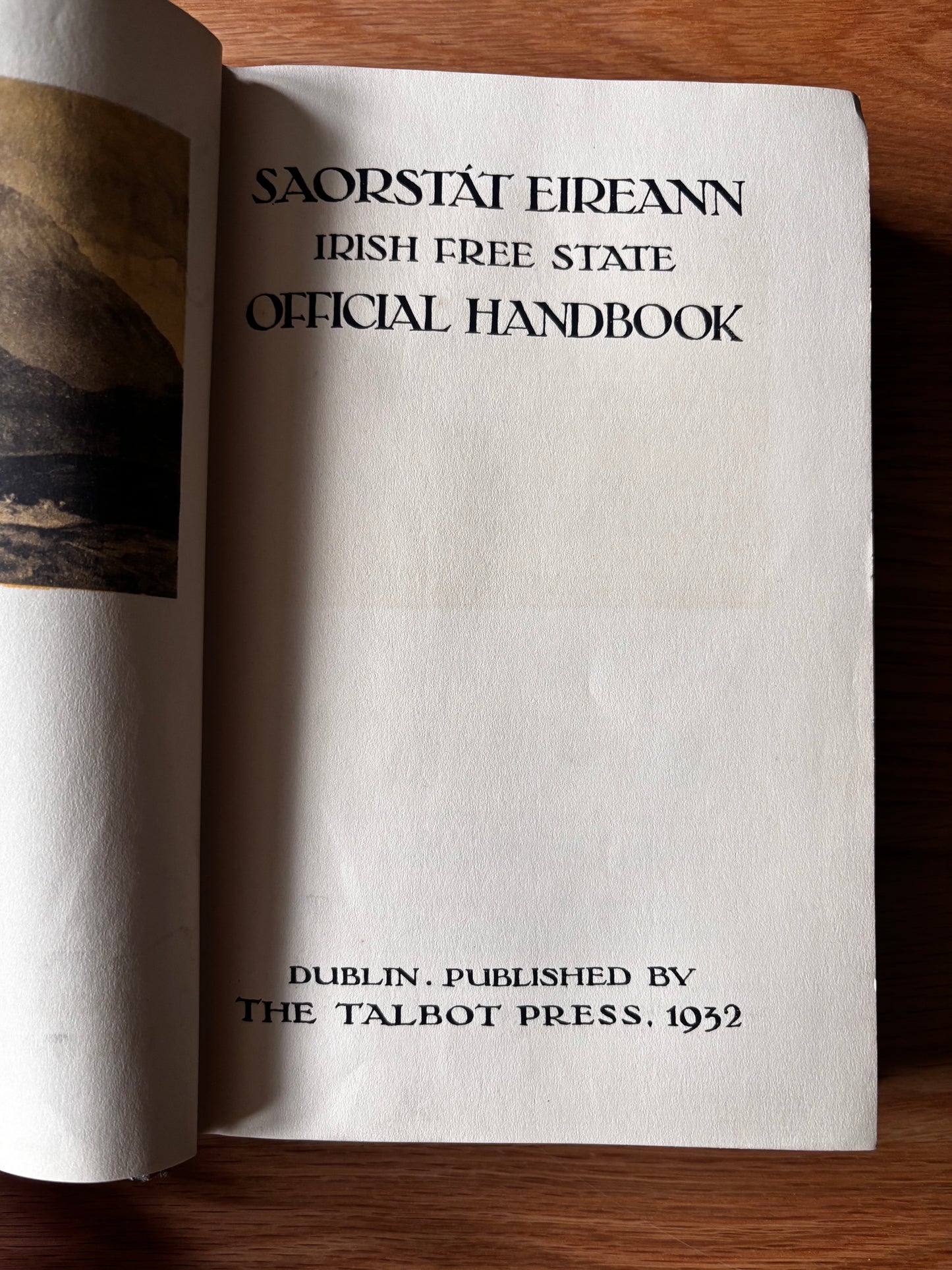 Art O’Murnaghan Celtic Art SAORSTAT EIREANN 1932 Irish Free State HANDBOOK